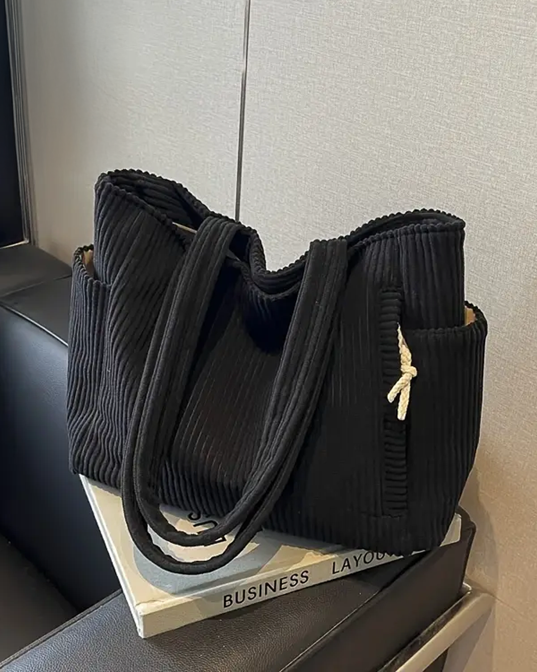 Mina™ – Gerippte Tragetasche mit Kordel-Detail